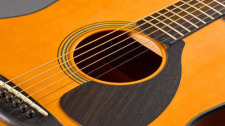 Akustisen kitaran säilytys