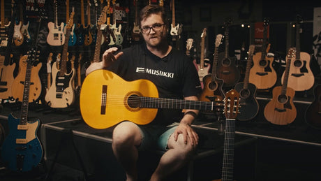 Kuinka valita klassinen kitara?