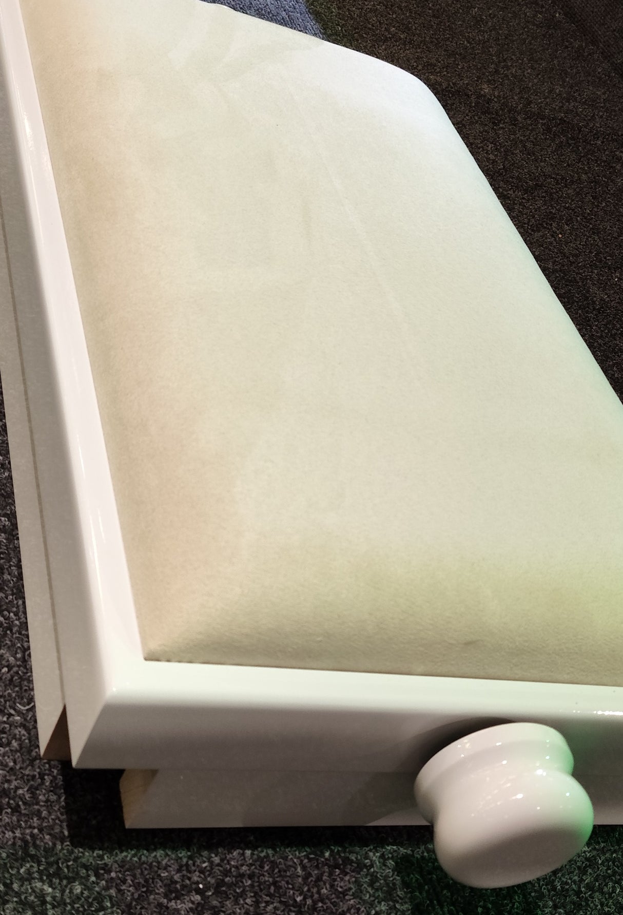 VALK KIILT PENKKI, vaalea alcantara