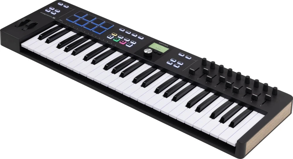 KeyLab Essential 49 MK3 USB-kontrolleri musta