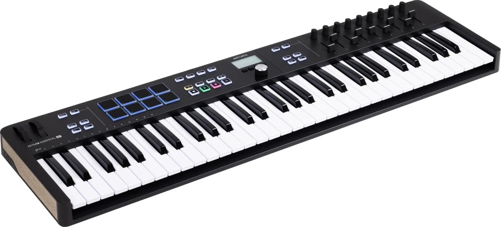 KeyLab Essential 61 MK3 USB-kontrolleri musta