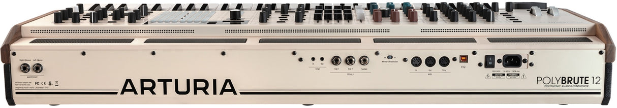 Polybrute 12-ääninen syntetisaattori