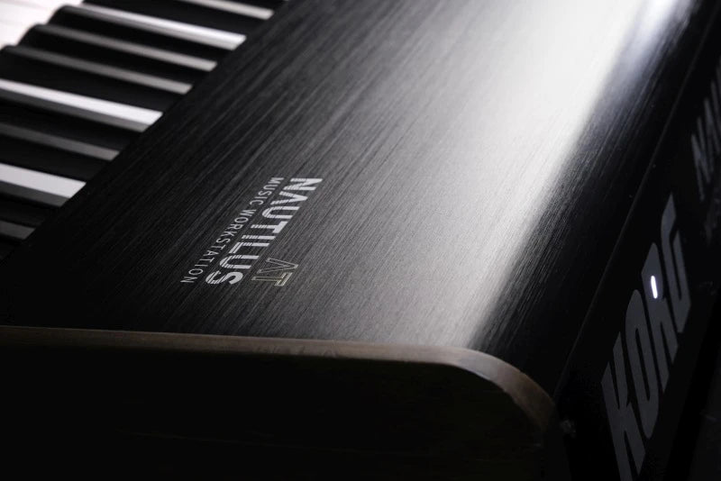 NAUTILUS-88 Työasema aftertouchilla