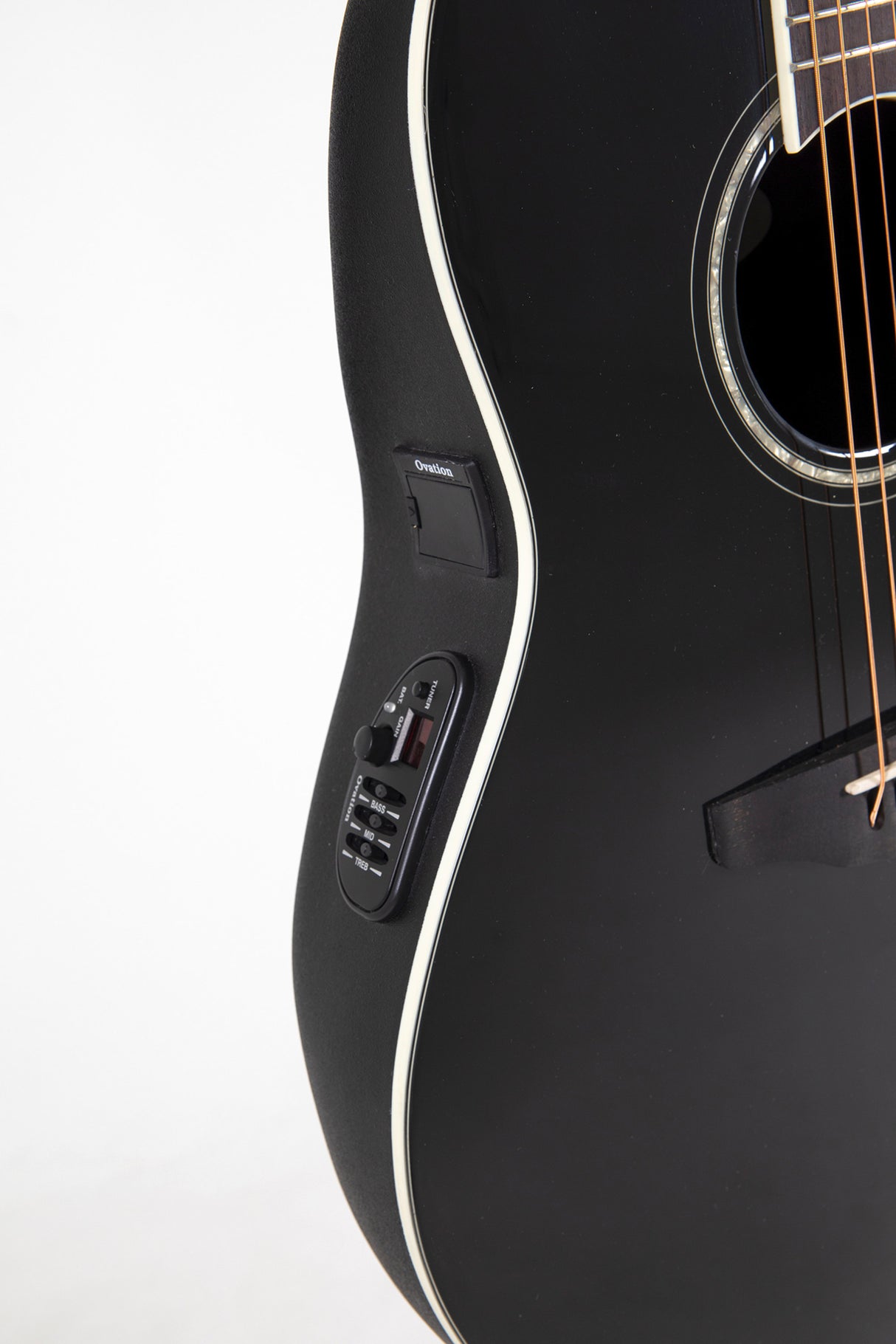 Celebrity Traditional CS24 Mid Cutaway Black