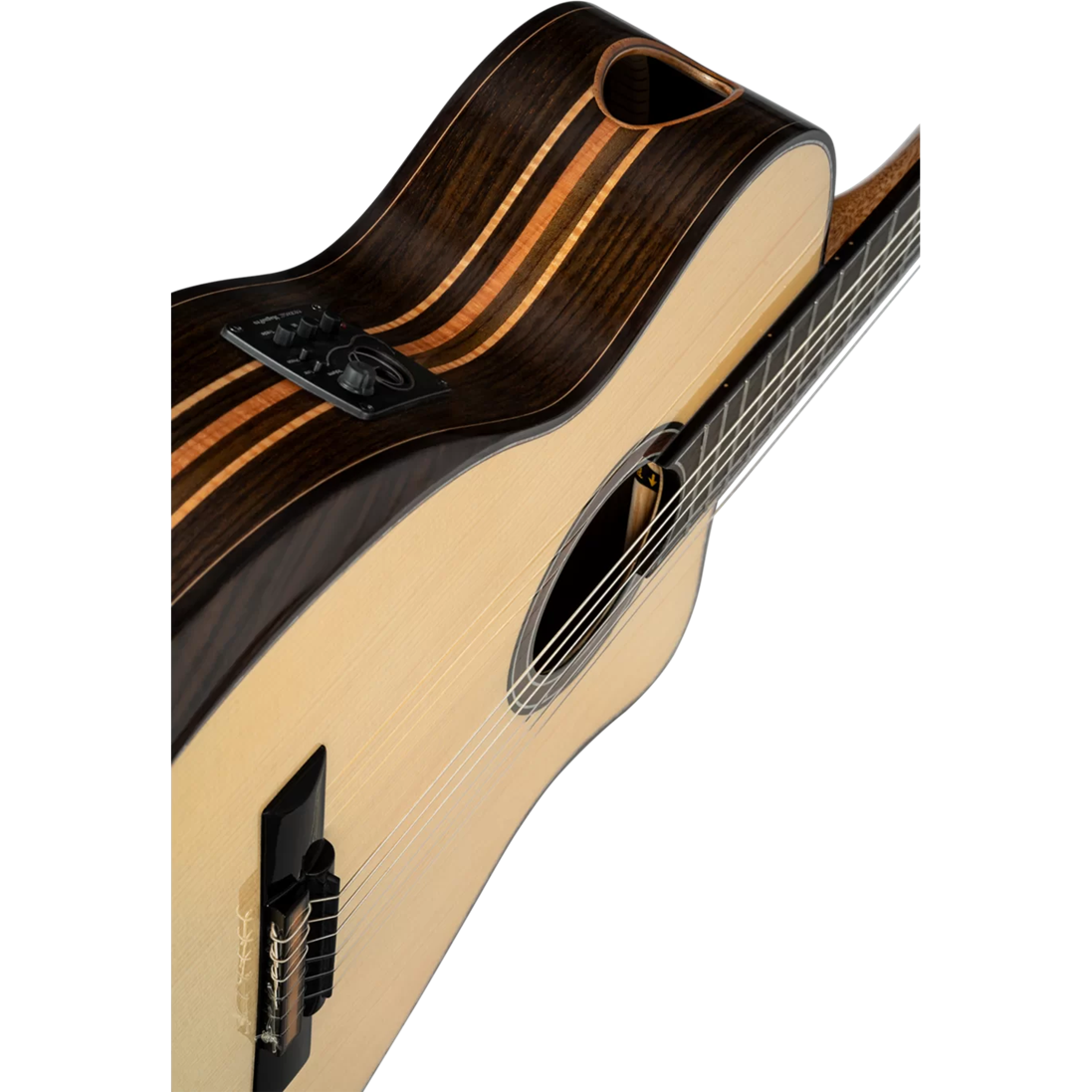 Grandsuite-CE, 4/4-kokoinen elektroakustinen klassinen kitara