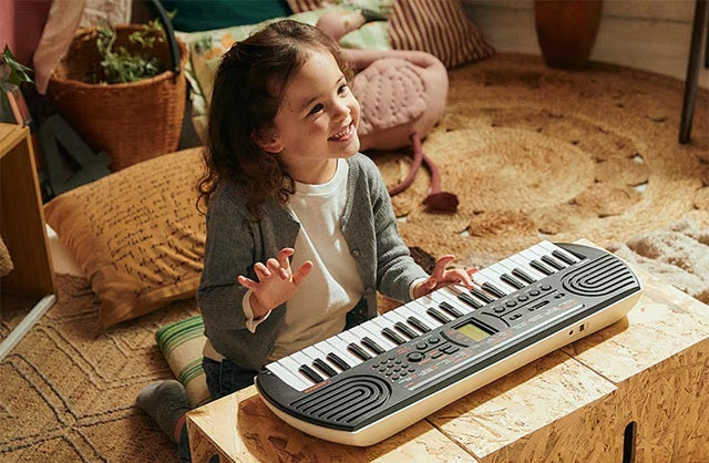 SA-81 kosketinsoitin, Musta/Harmaa