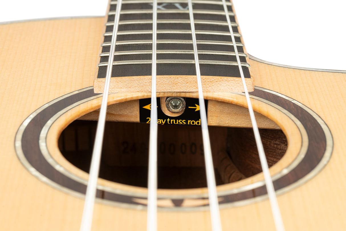 Ken Taylor Signature short scale akustinen basso