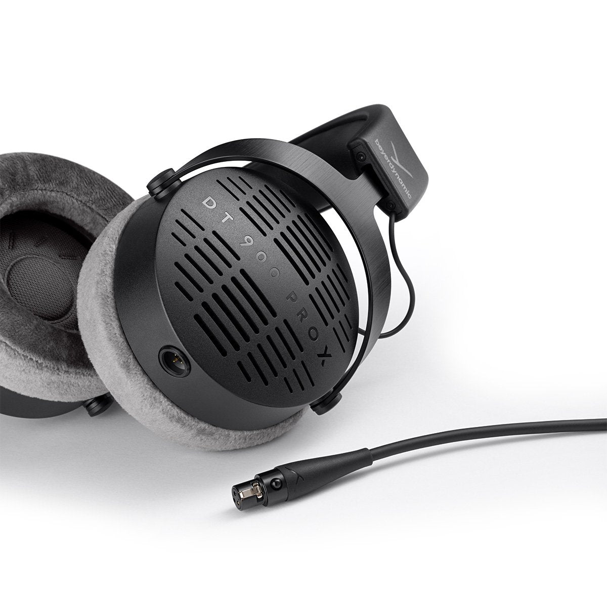 beyerdynamic_dt_900_pro_x_perspective_1.jpg