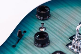 Ibanez AZ24S1F-TKS sähkökitara