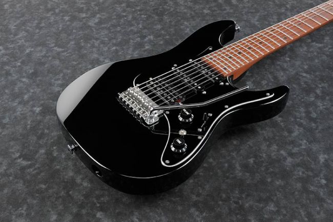 Ibanez AZ24047BK Prestige 7-kielinen