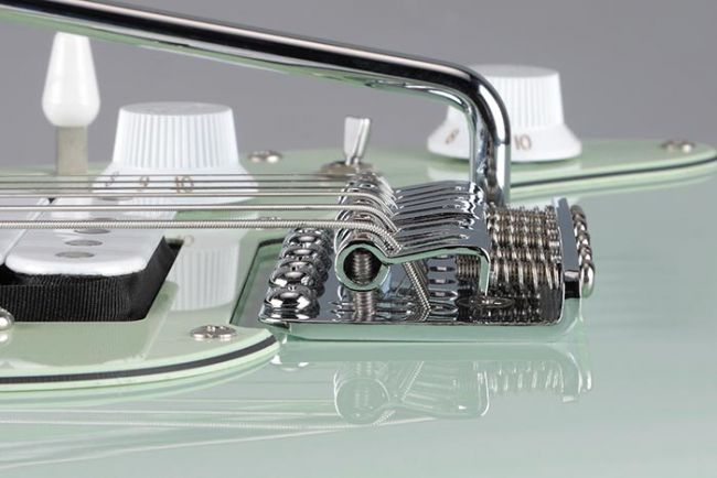 Ibanez AZES40-MGR sähkökitara