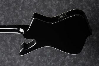 Ibanez UICT10-BK ukulele mikrofonilla, puss