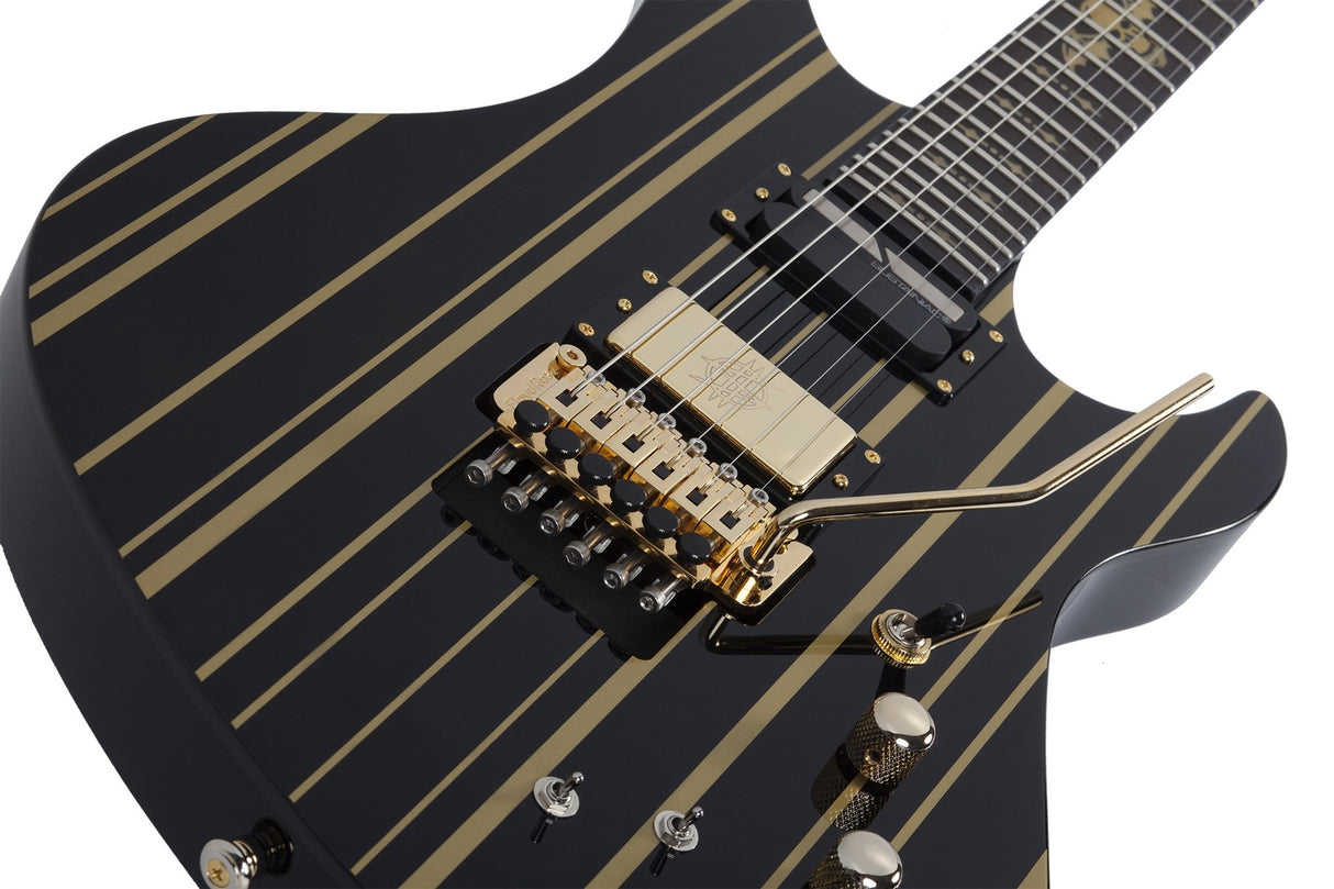 ysc1742_synyster_custom_s_gloss_black_with_gold_pinstripes_03.jpg