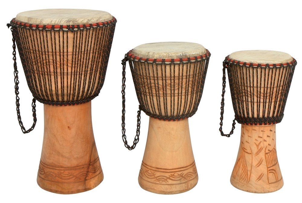 Käsintehty Djembe, korkeus 48cm, halkaisija 22cm