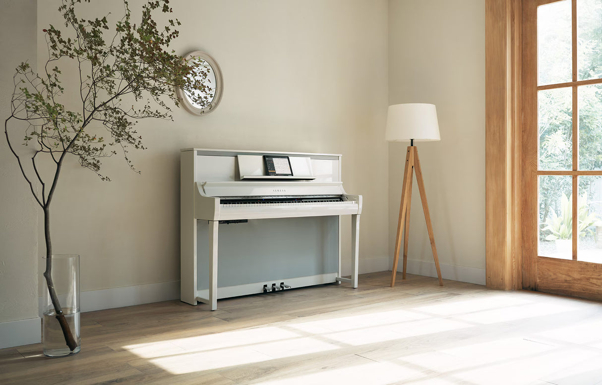 CSP295PWH Clavinova digitaalipiano, valkoinen kiiltävä