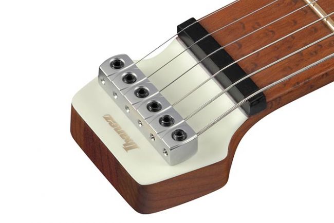 Ibanez ICHI10VWM sähkökitara pussilla