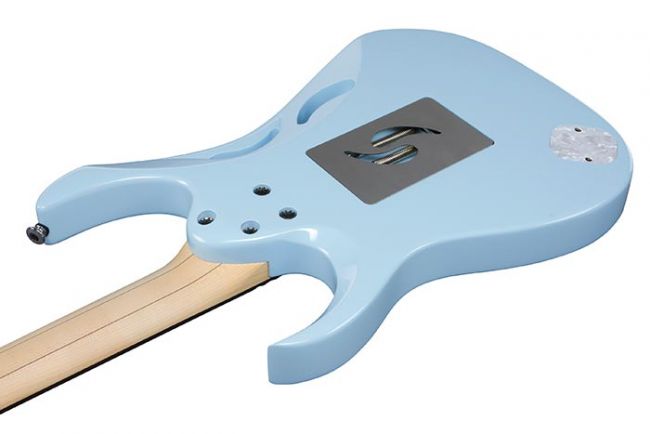 Ibanez PIA3761CBLP kotelolla