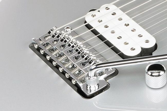 Ibanez TOD70 7-kielinen sähkökitara pussill