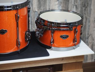 Tama Superstar Hyper-Drive Maple Custom -rumpusetti, Bright Orange Sparkle