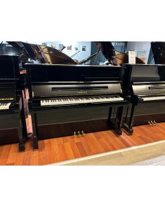 Yamaha U1 (Käytetty) sr: 6189297 